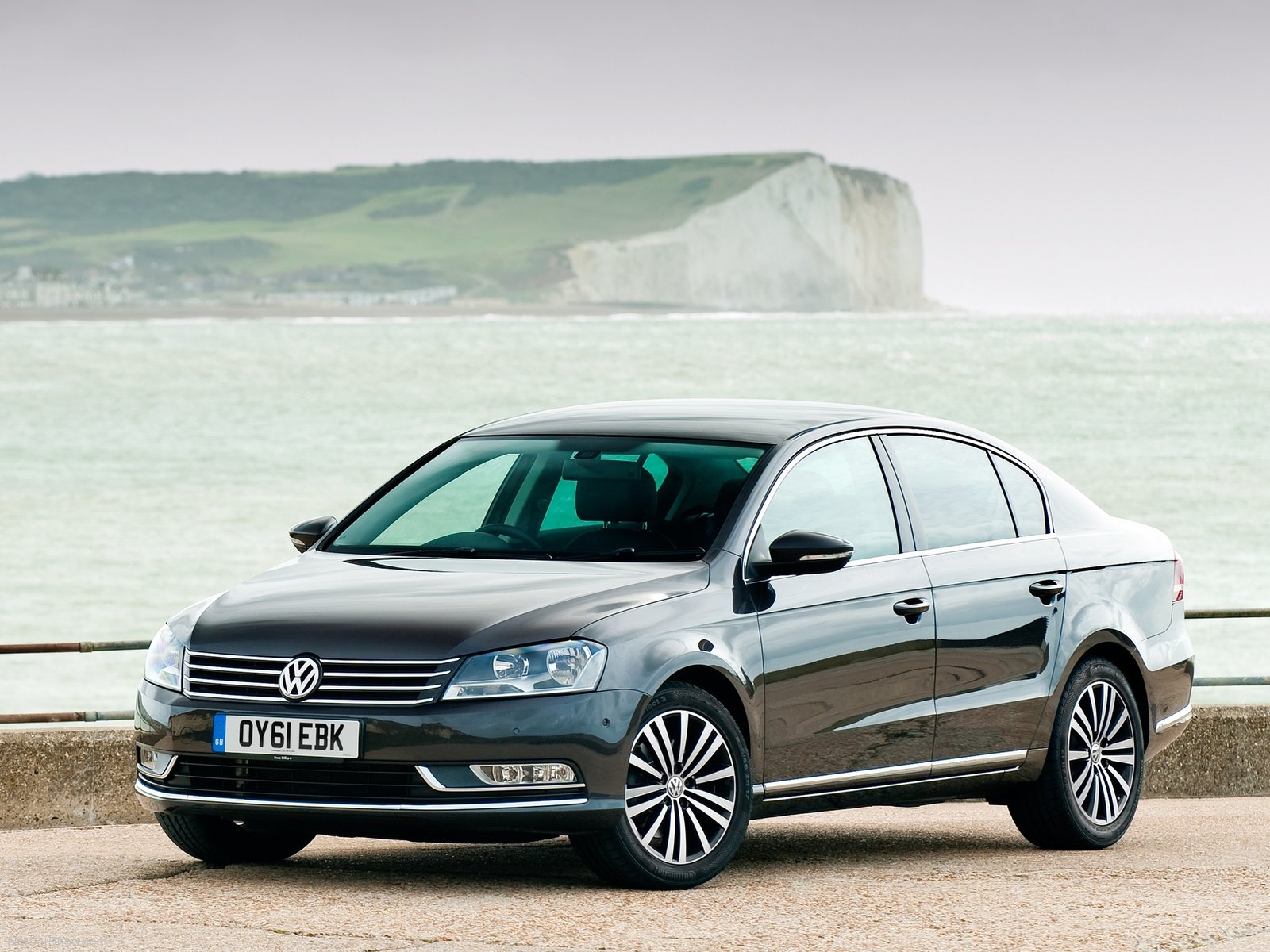 Volkswagen Passat Sedan 2010